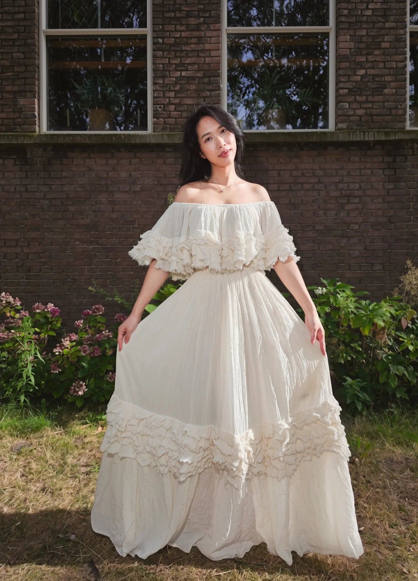 Minimalist Off-Shoulder Maxi Dress
